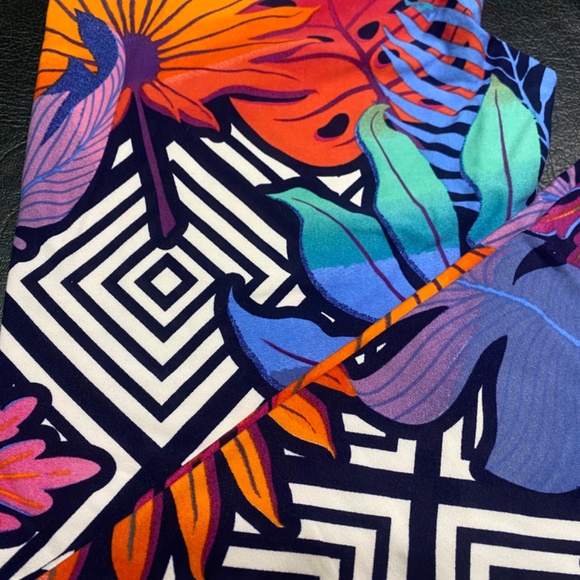 OS LulaRoe Leggings NWOT - Picture 2 of 4